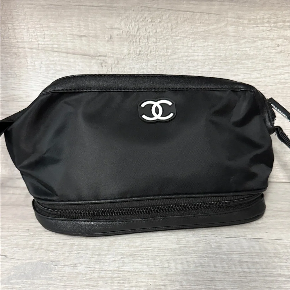 Stylish Black Nylon Pouch/ Travel Case; NWOT - Picture 2 of 6